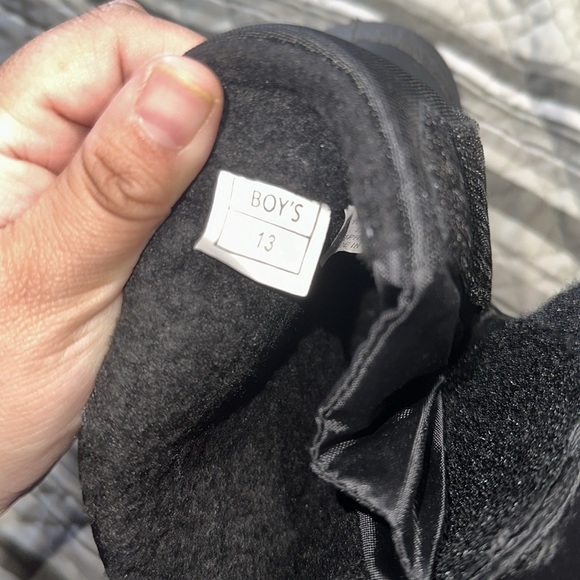 World Famous Sports Kids Youth Black Snow Boots Velcro Closing - Winter Boots - Picture 7 of 7